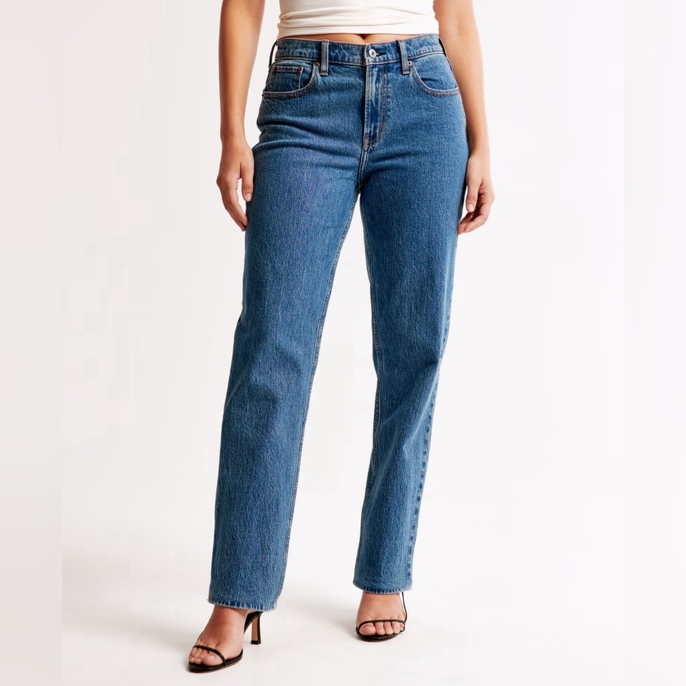Abercrombie & Fitch Mid Rise Straight Jeans